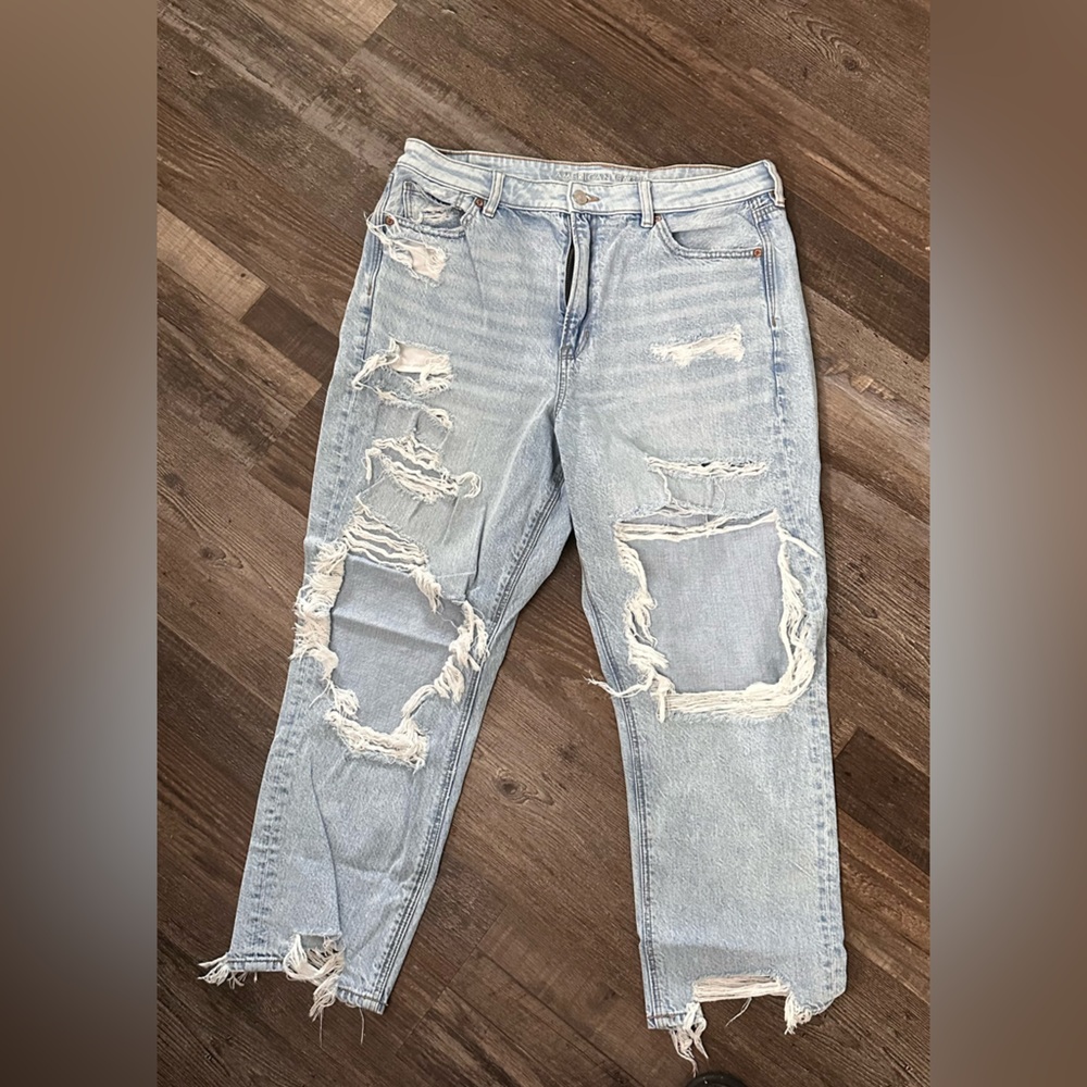 American Eagle Outfitters Light Blue Distressed Jeans